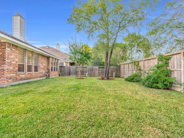 34 Windsor Bridge Drive, Conroe TX 77384