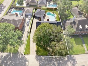 4534 Brook Shadow Drive, Houston TX 77345
