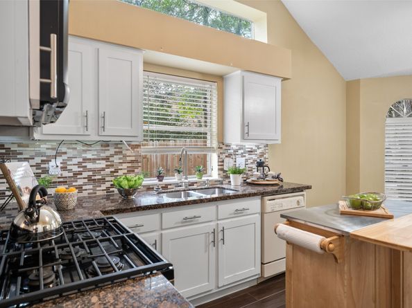 25 N Summer Star Court, The Woodlands TX 77380