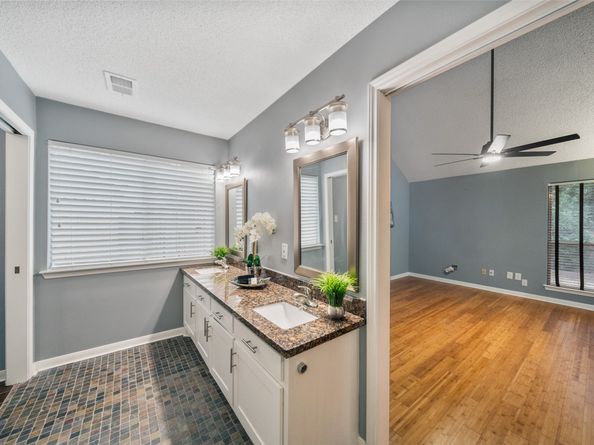 25 N Summer Star Court, The Woodlands TX 77380