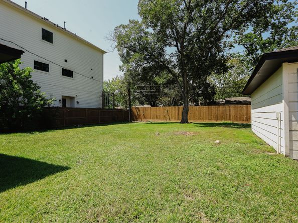 2111 Wycliffe Drive, Houston TX 77043