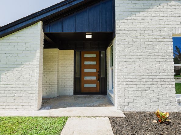 2111 Wycliffe Drive, Houston TX 77043