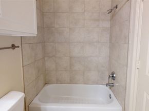 5914 Center Street, Houston TX 77007