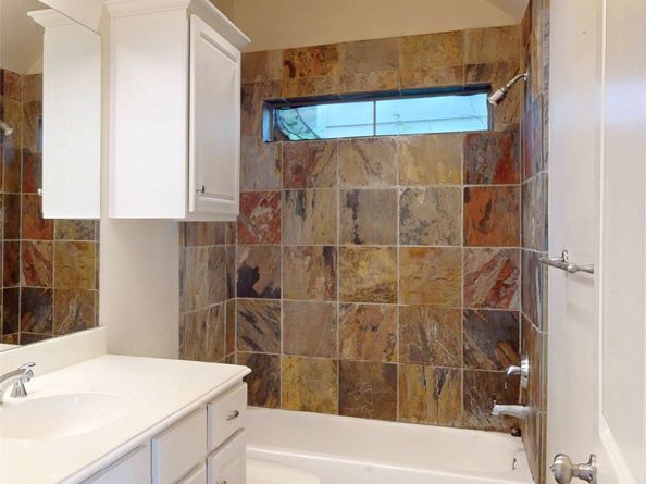 5914 Center Street, Houston TX 77007