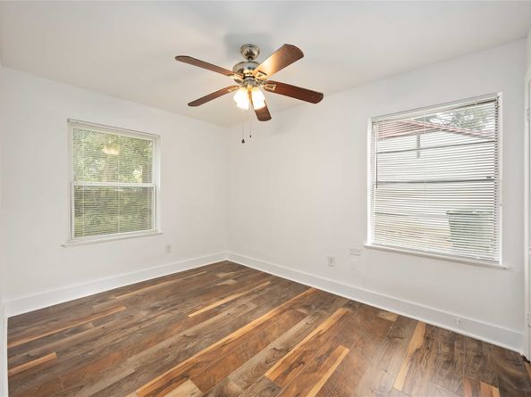 6043 Lyndhurst Drive, Houston TX 77033