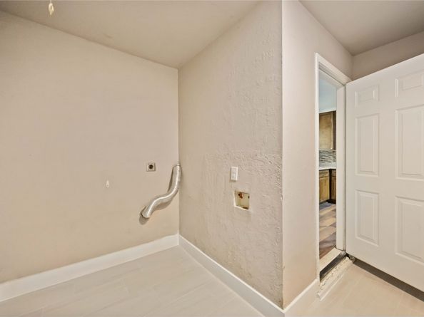 6043 Lyndhurst Drive, Houston TX 77033