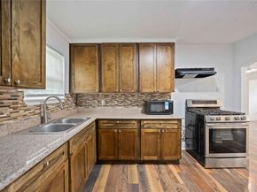 6043 Lyndhurst Drive, Houston TX 77033