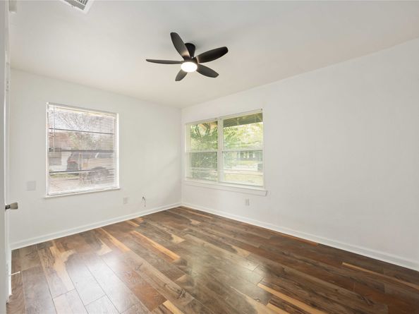 6043 Lyndhurst Drive, Houston TX 77033