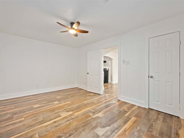 6043 Lyndhurst Drive, Houston TX 77033