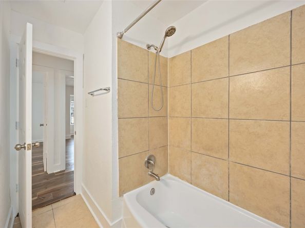 6043 Lyndhurst Drive, Houston TX 77033