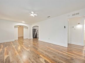 6043 Lyndhurst Drive, Houston TX 77033