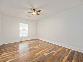 6043 Lyndhurst Drive, Houston TX 77033