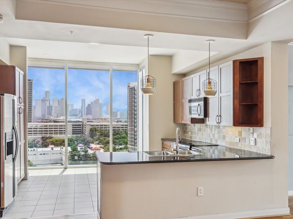 3333 Allen Parkway 1102, Houston TX 77019
