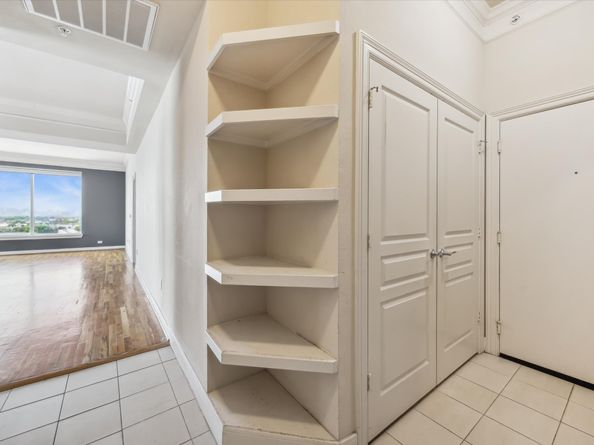 3333 Allen Parkway 1102, Houston TX 77019