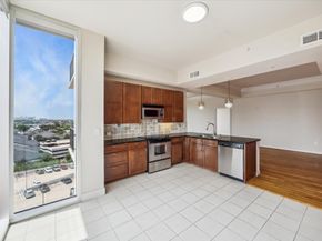 3333 Allen Parkway 1102, Houston TX 77019