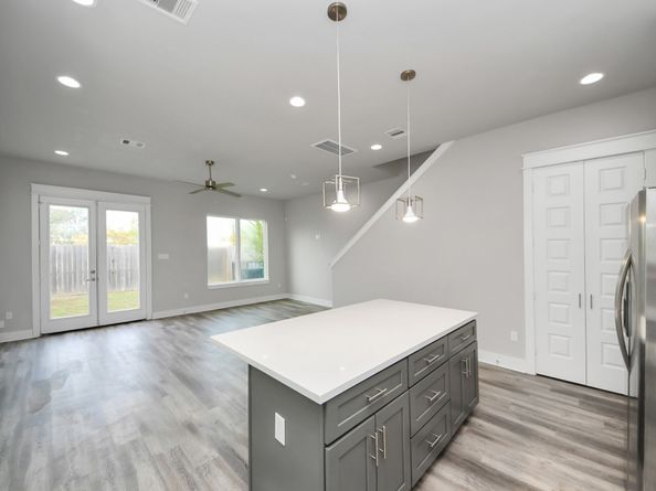 2507 Des Chaumes Street, Houston TX 77026