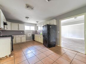 7203 Gore Drive, Houston TX 77016