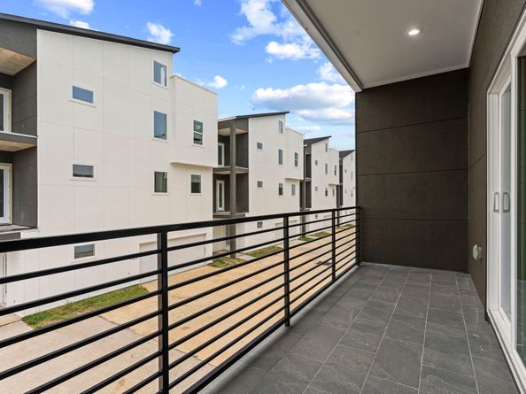 4718 Thornton Views  Rd, Houston TX 77018