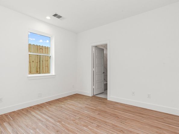 4718 Thornton Views  Rd, Houston TX 77018