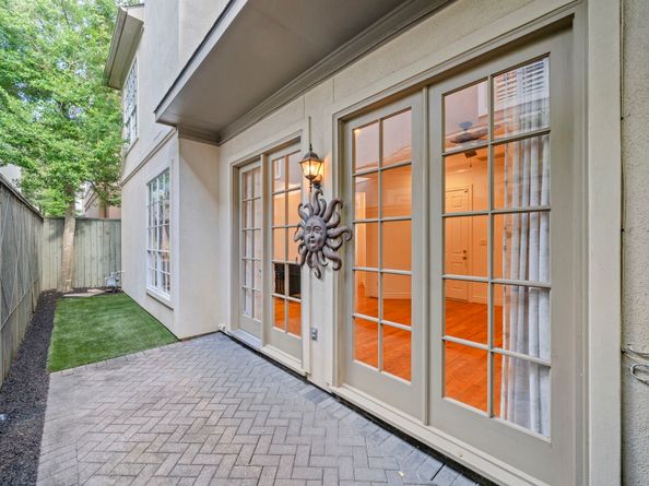 3219 N Pemberton Circle Drive, Houston TX 77025