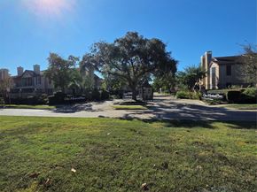 2120 El Paseo Street 2106, Houston TX 77054