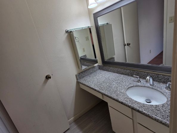 2120 El Paseo Street 2106, Houston TX 77054