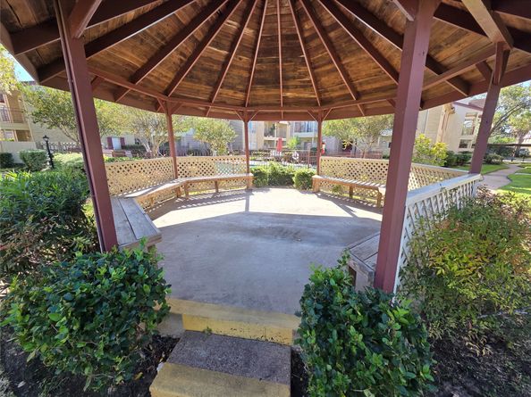 2120 El Paseo Street 2106, Houston TX 77054