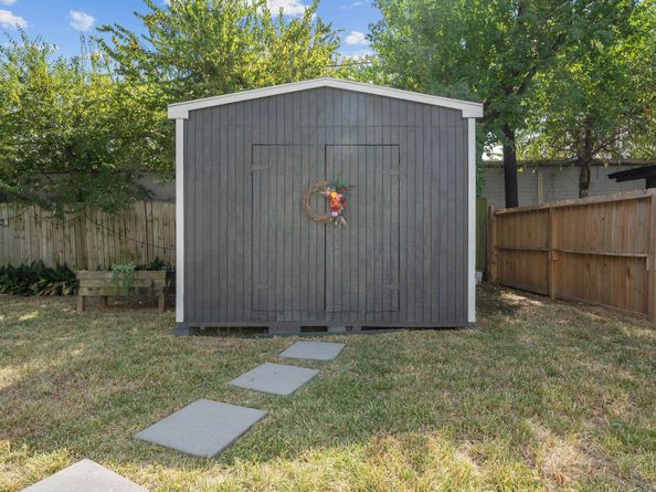 1119 W 30th Street, Houston TX 77018