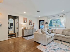 1119 W 30th Street, Houston TX 77018