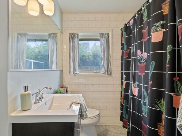 1119 W 30th Street, Houston TX 77018