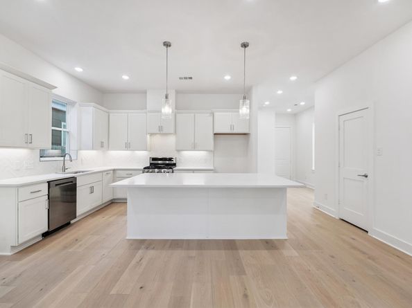 1321 Alexander Street, Houston TX 77008