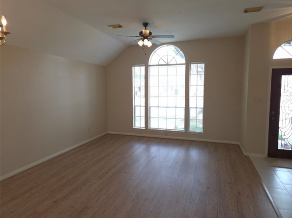 5055 Kleinbrook Drive, Houston TX 77066