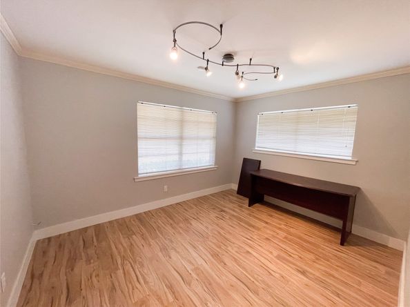 5011 Imogene Street, Houston TX 77096