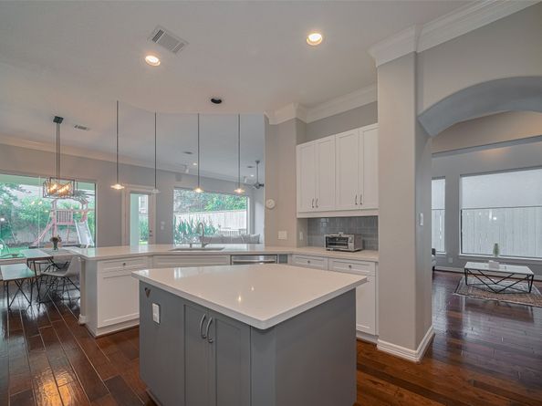 4006 Lanark Ln, Houston TX 77025