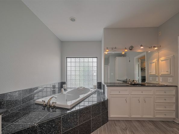 4006 Lanark Ln, Houston TX 77025