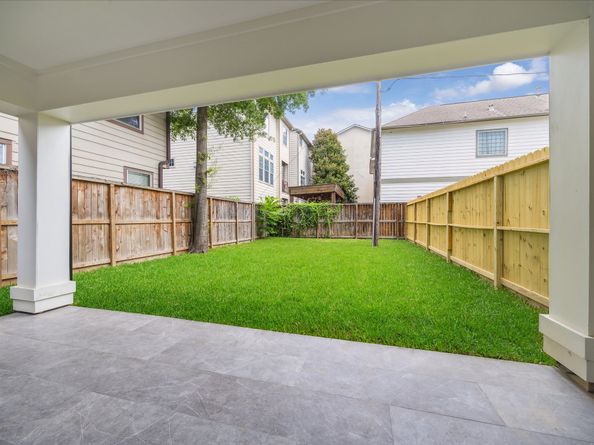 5108 Eigel Street, Houston TX 77007