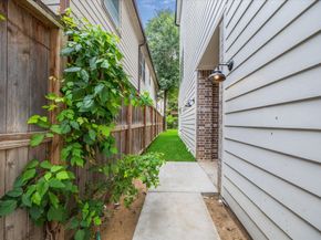 5108 Eigel Street, Houston TX 77007