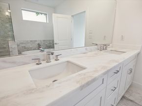 5108 Eigel Street, Houston TX 77007