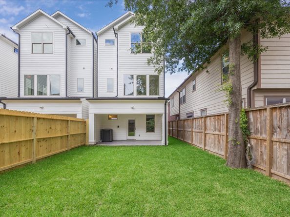 5108 Eigel Street, Houston TX 77007