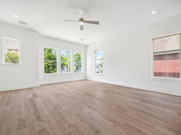 5108 Eigel Street, Houston TX 77007