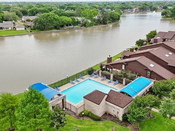 2611 Grants Lake Boulevard