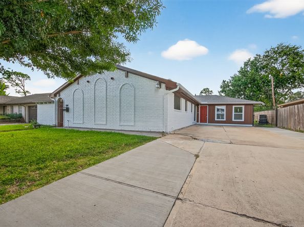 11811 Rowan, Houston TX 77072