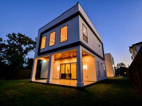 7218 Schiller Street, Houston TX 77055