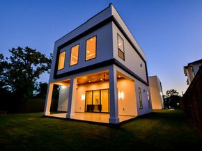 7218 Schiller Street, Houston TX 77055