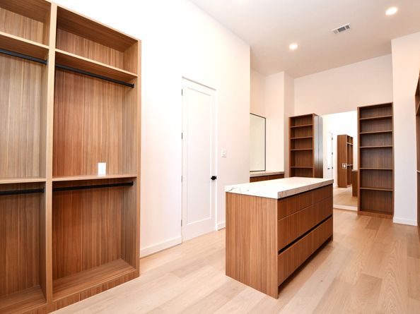 7218 Schiller Street, Houston TX 77055