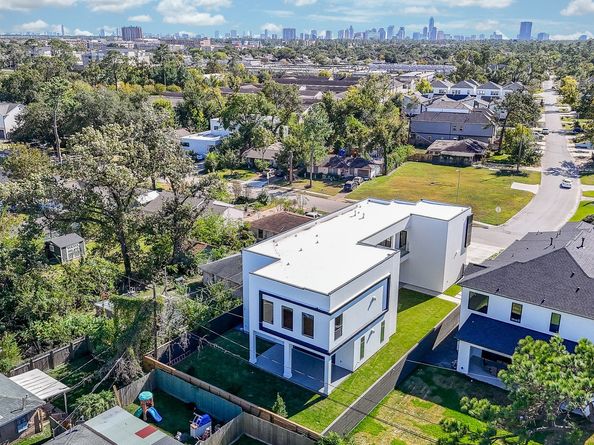 7218 Schiller Street, Houston TX 77055