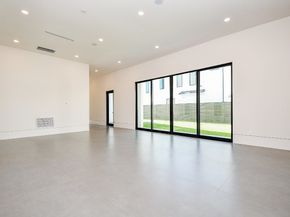 7218 Schiller Street, Houston TX 77055