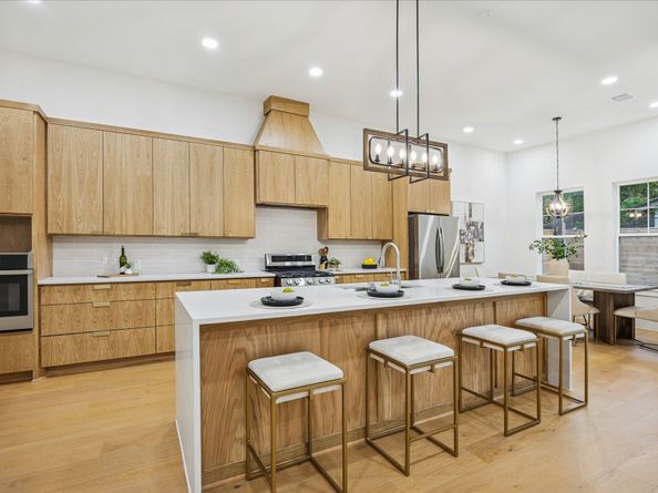 206 Milwaukee Street, Houston TX 77009