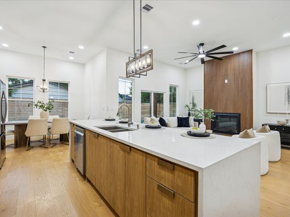 206 Milwaukee Street, Houston TX 77009