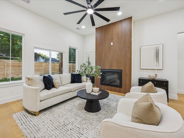 206 Milwaukee Street, Houston TX 77009